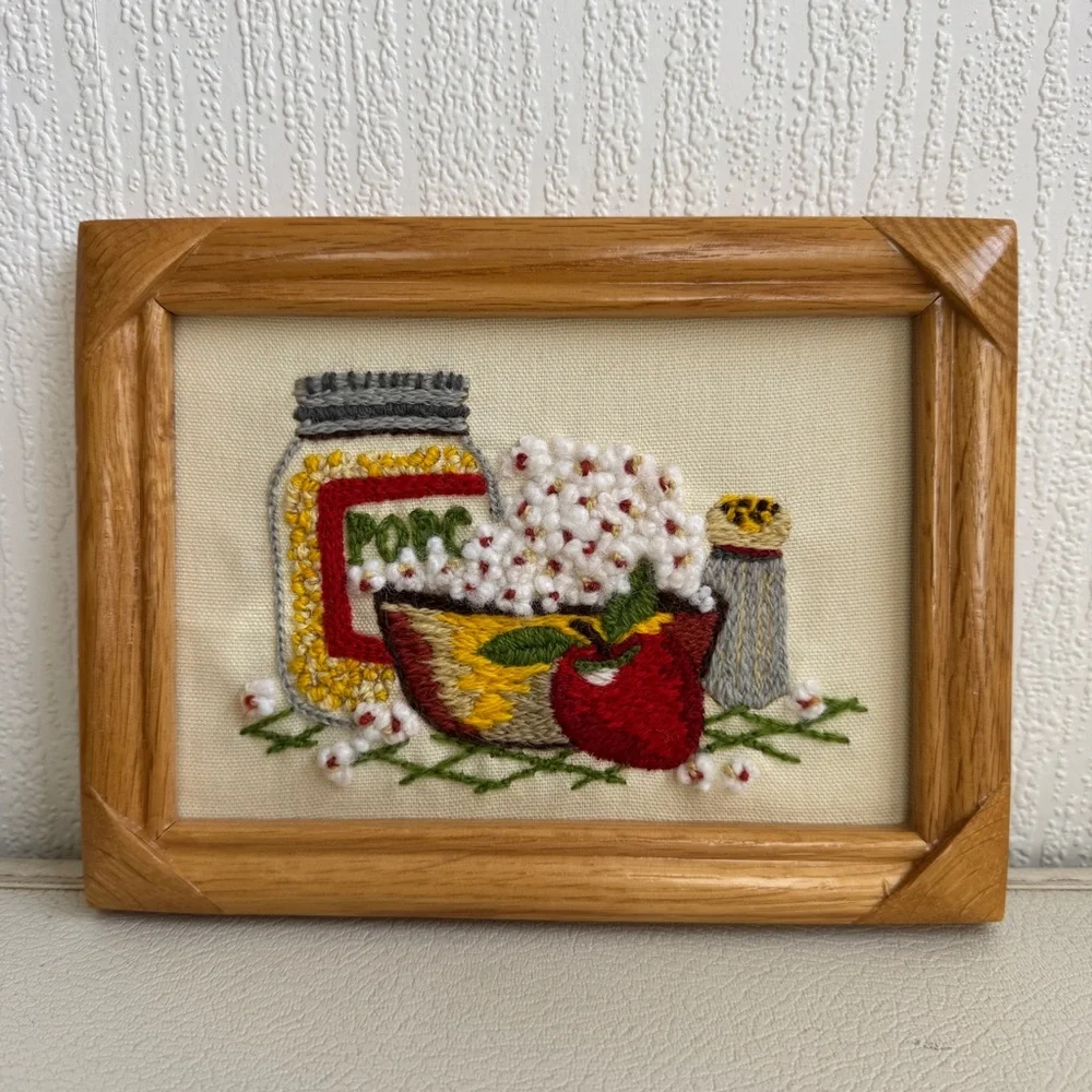 Vintage 70s Framed Crewel Art Set of 2 - Picture 5 of 13